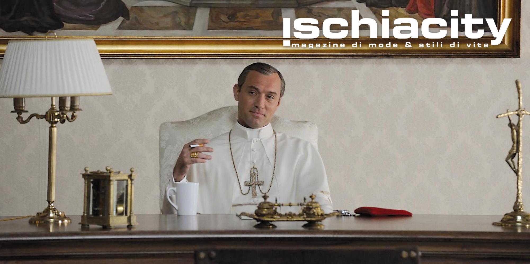 Una immagine di scena di "The Young Pope", l'attesa serie in dieci puntate firmata dal premio Oscar Paolo Sorrentino con protagonista Jude Law (Pio XIII), in onda dal 21 ottobre su Sky Atlantic HD. 
ANSA/UFFICIO STAMPA
+++ ANSA PROVIDES ACCESS TO THIS HANDOUT PHOTO TO BE USED SOLELY TO ILLUSTRATE NEWS REPORTING OR COMMENTARY ON THE FACTS OR EVENTS DEPICTED IN THIS IMAGE; NO ARCHIVING; NO LICENSING +++